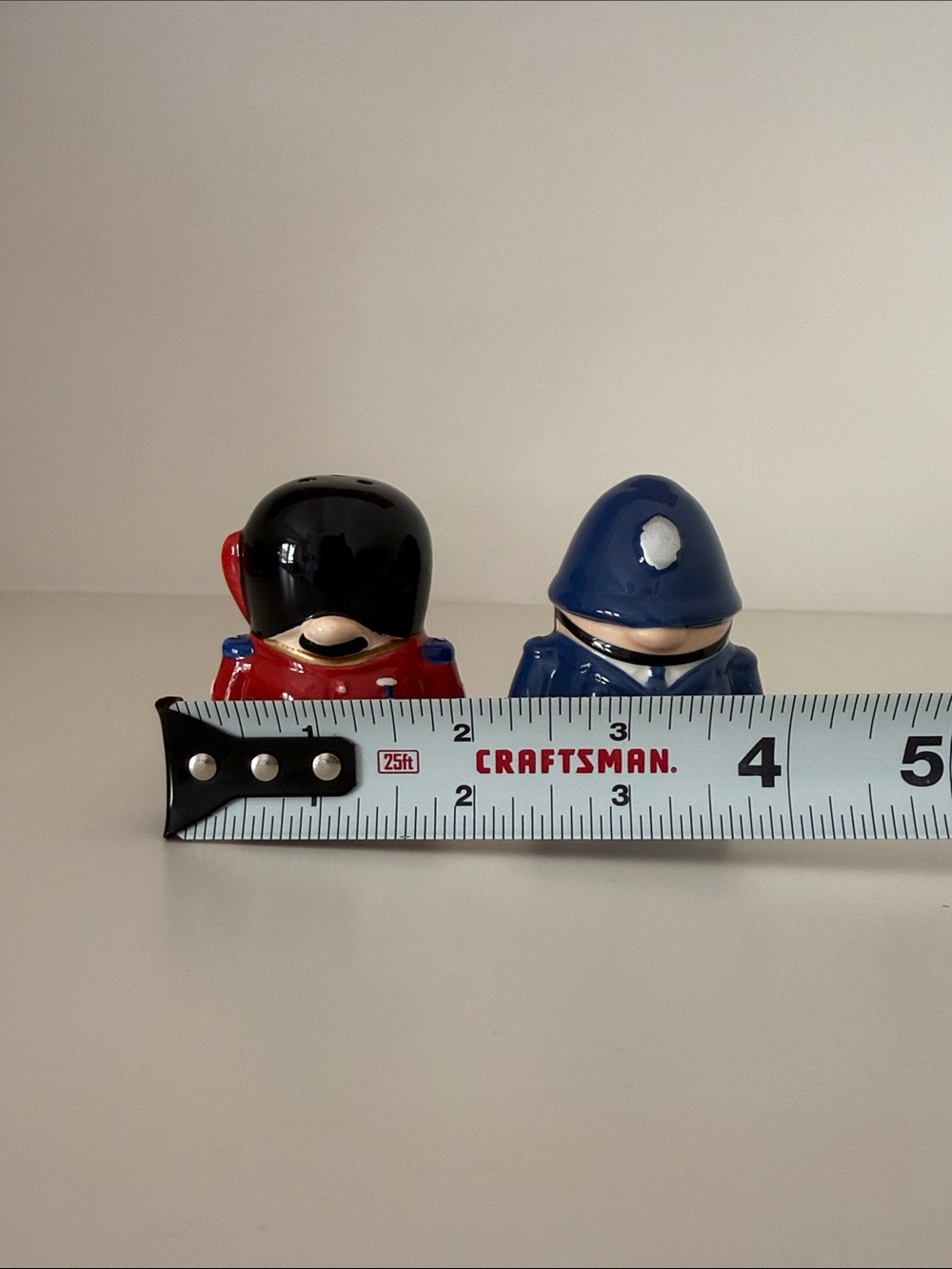 London Buckingham Palace Guard and Bobby Salt and Pepper Shakers - Picture 8 of 9
